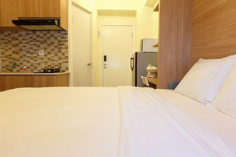 Modern Studio Apartment 26 On Top Of Green Pramuka Mall