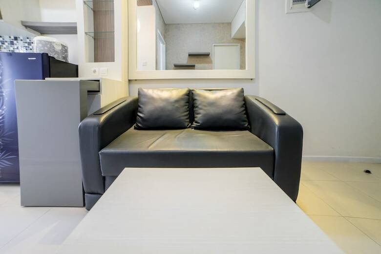 Relaxing Apartment At Parahyangan Residence