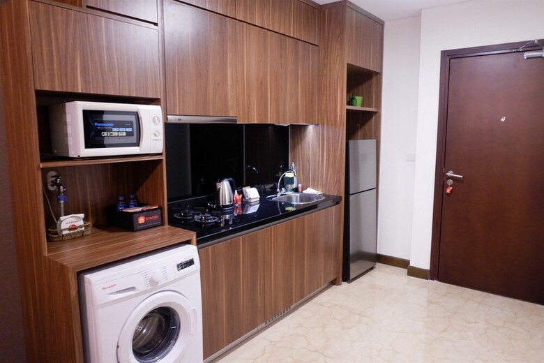 Luxurious L'avenue Apartment