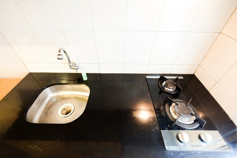 Comfy Green Palace Kalibata Apartment