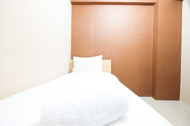 Comfy Green Palace Kalibata Apartment