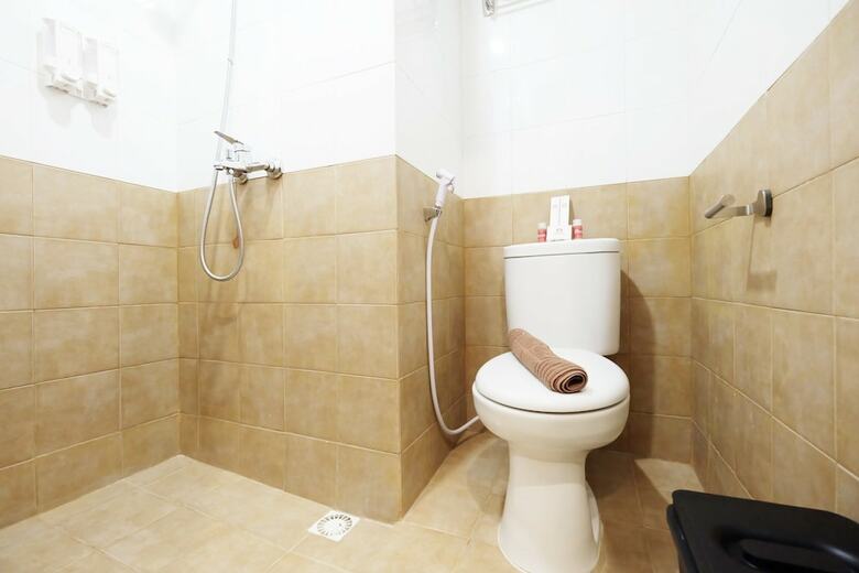 Clean And Tidy Green Pramuka Apartement