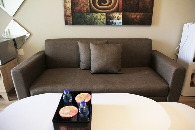 Deluxe And Comfortable The Springlake Summarecon Apartment