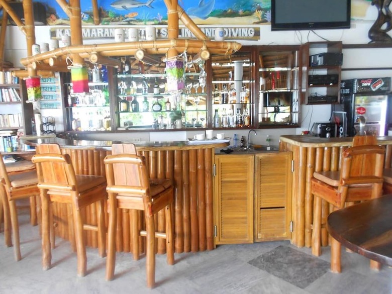 Hotel Dolphinbay Beachfront & Dive Resort
