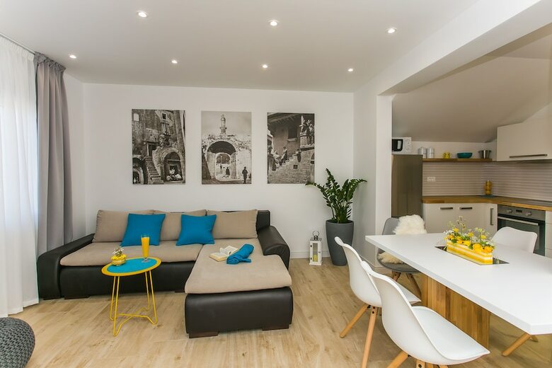 Luxury  Apartments Giovanni With  Pool