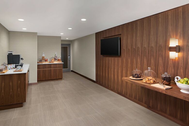 Delta Hotels By Marriott Thunder Bay