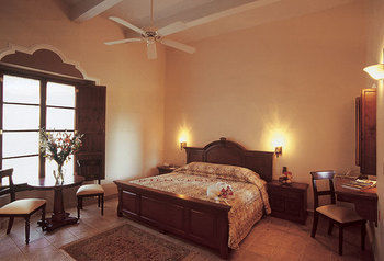 Hotel Hacienda Los Laureles