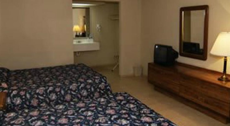 Hotel El Camino Inn & Suites