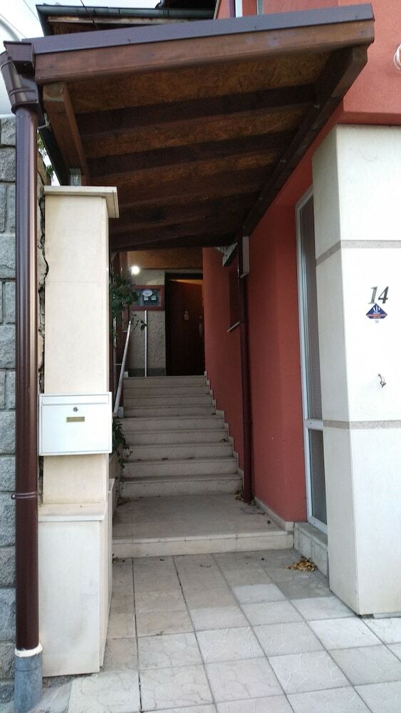 Snug Apartment At Foot Of Mountain