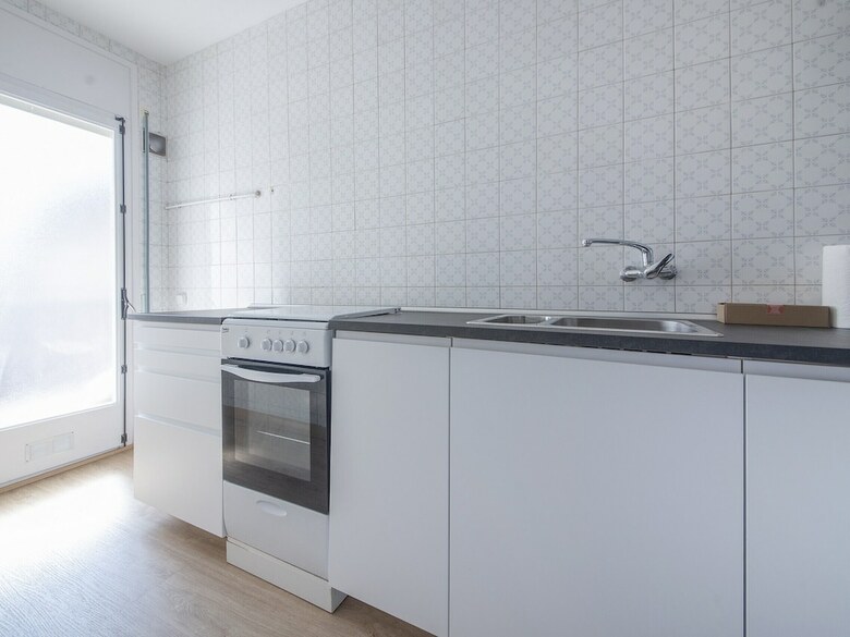 Apartamentos Montserrat 32, R68
