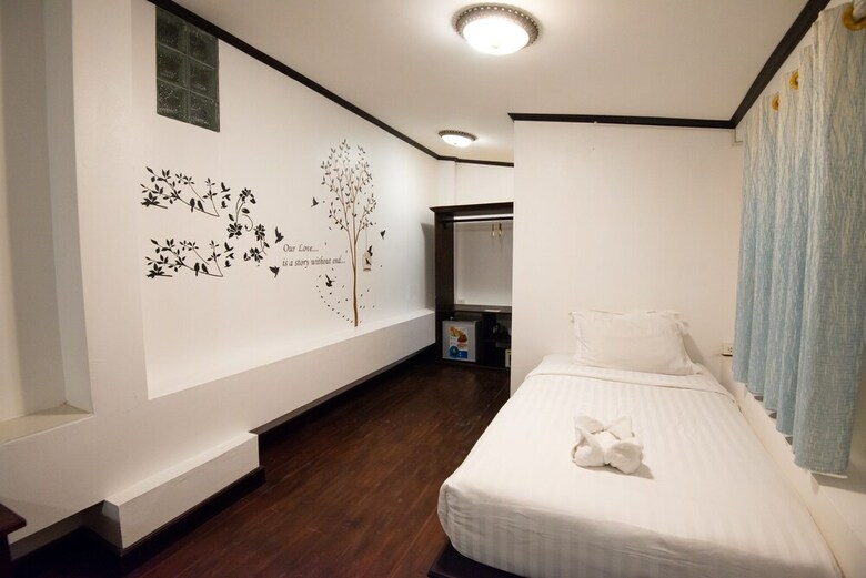 Hotel Jasmine Ville Guesthouse