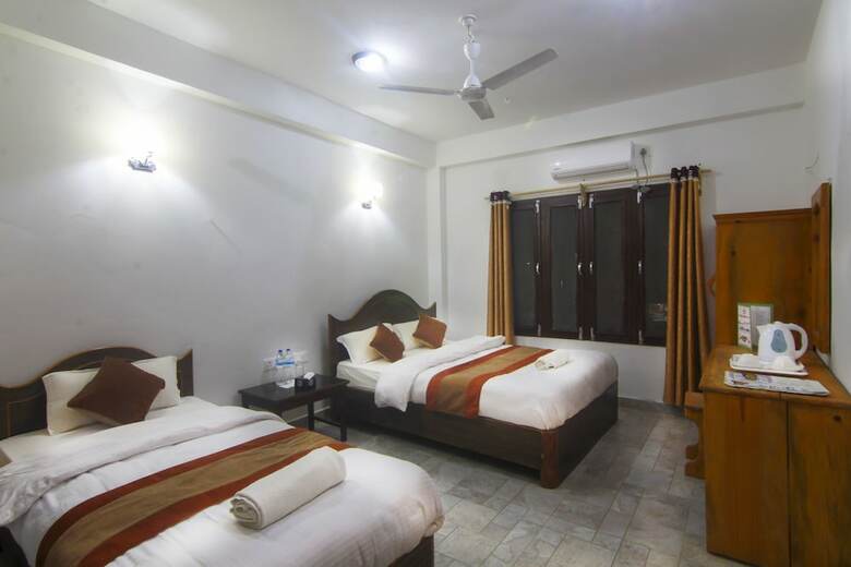 Hotel Chitwan Park Village
