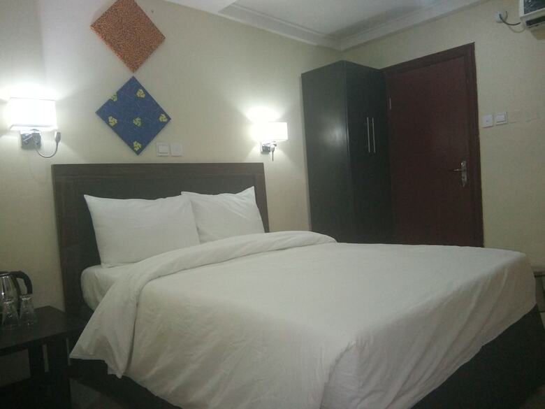 Hotel Dwell Apartments