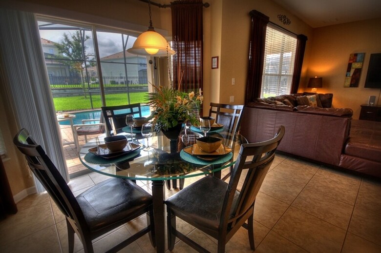 6br 4ba Home In Windsor Hills By Cv-2579
