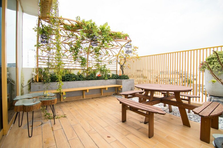 Hotel Reddoorz Plus Near Saigon Train Station