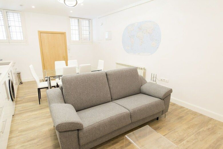 Apartamentos Dobo Homes Puerta Del Sol I