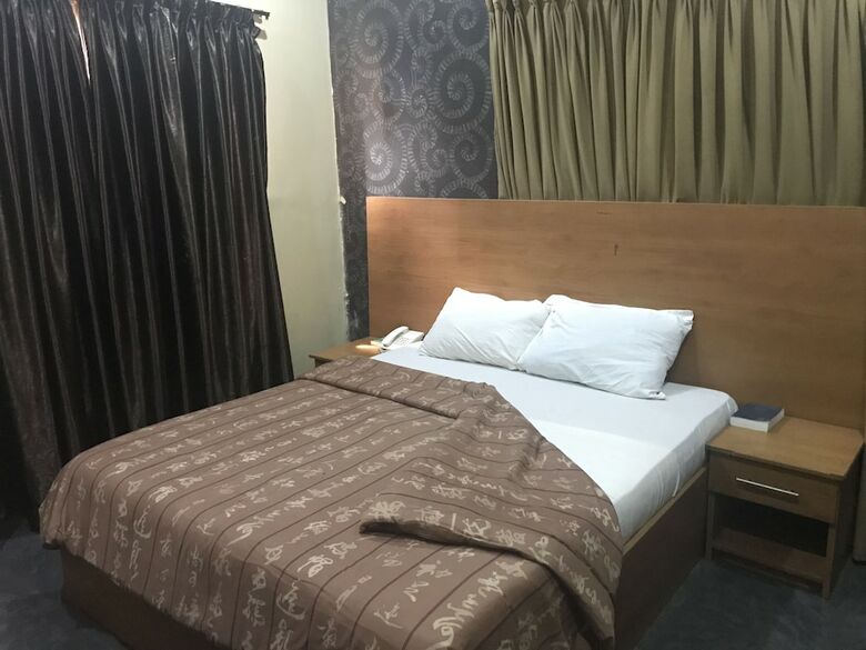 Hotel Grand Riviera Suites