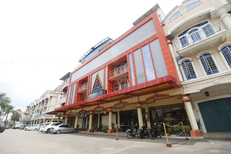 Hotel Reddoorz Plus Near Dc Mall Batam