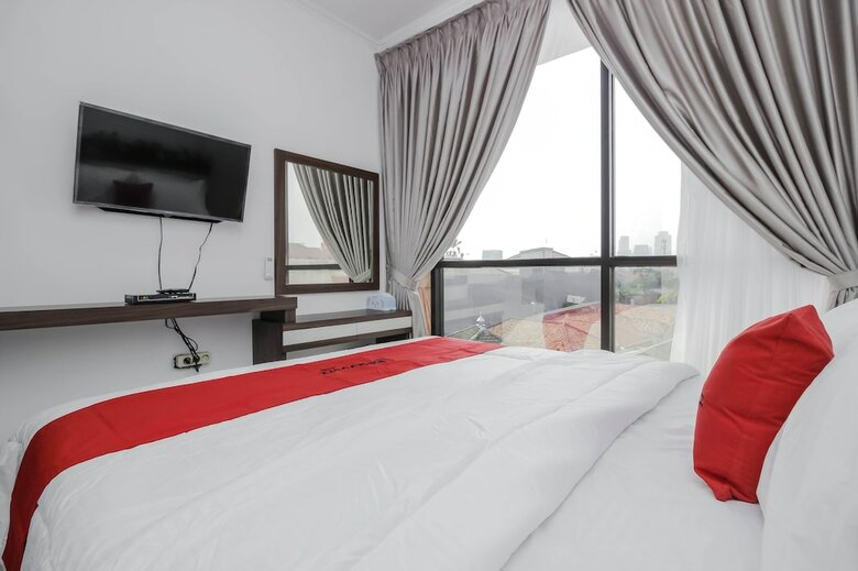 Hotel Reddoorz Plus @ Mampang Prapatan