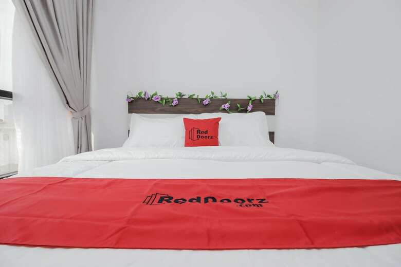Hotel Reddoorz Plus @ Mampang Prapatan