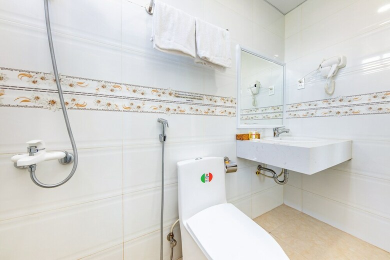 Oyo 343 Phu Quynh Hotel