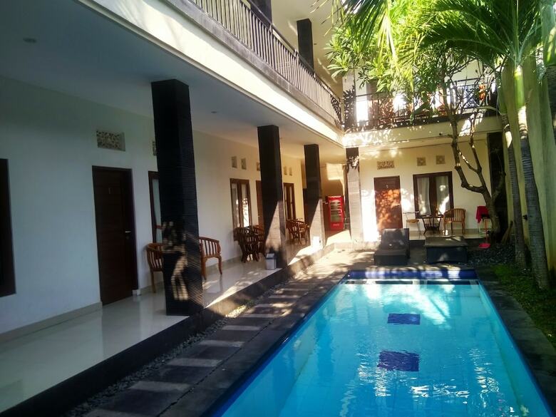 Bed & Breakfast Graha Wedha Kuta