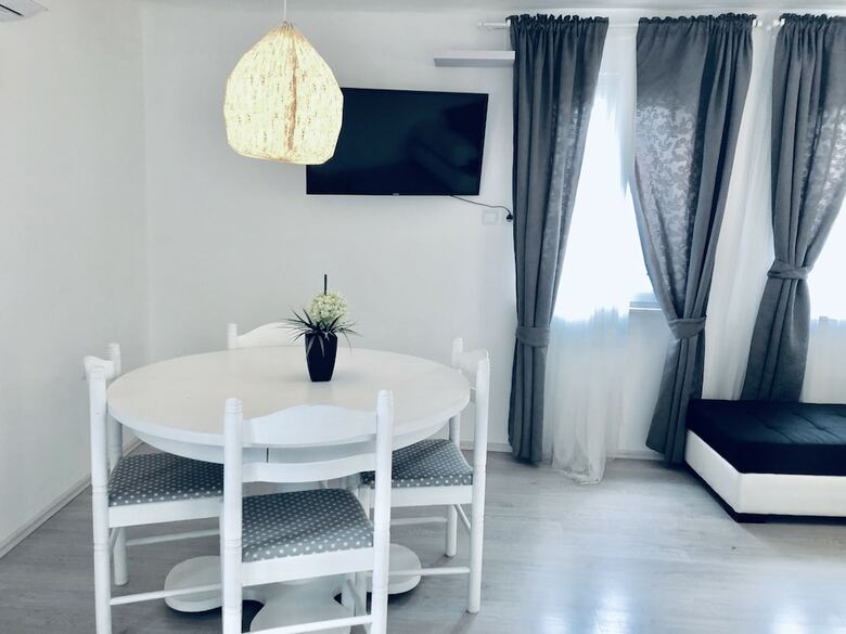 Apartments Mariani - Near Split Riva