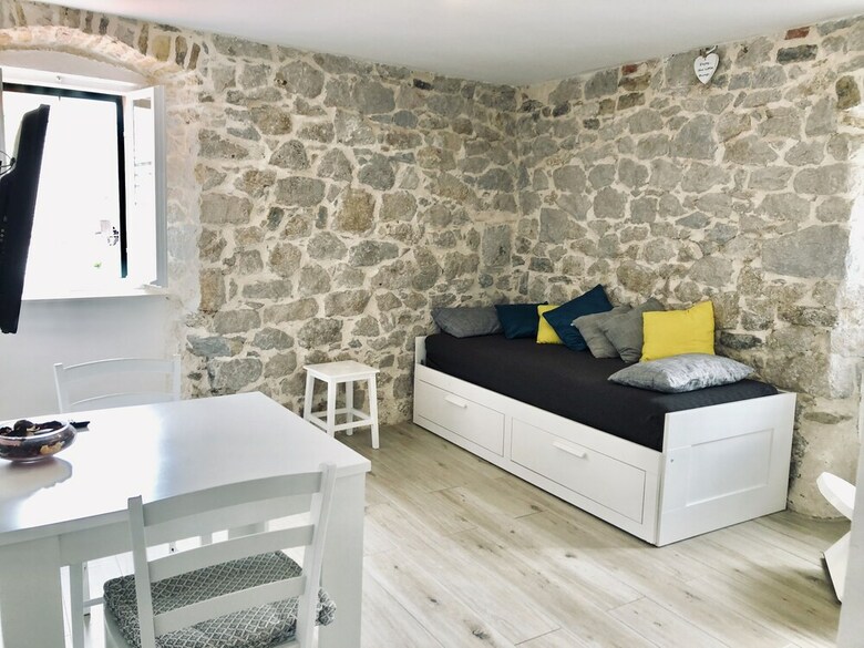 Apartments Mariani - Near Split Riva