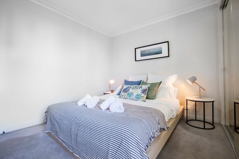 Russell St. Hotel Apartment