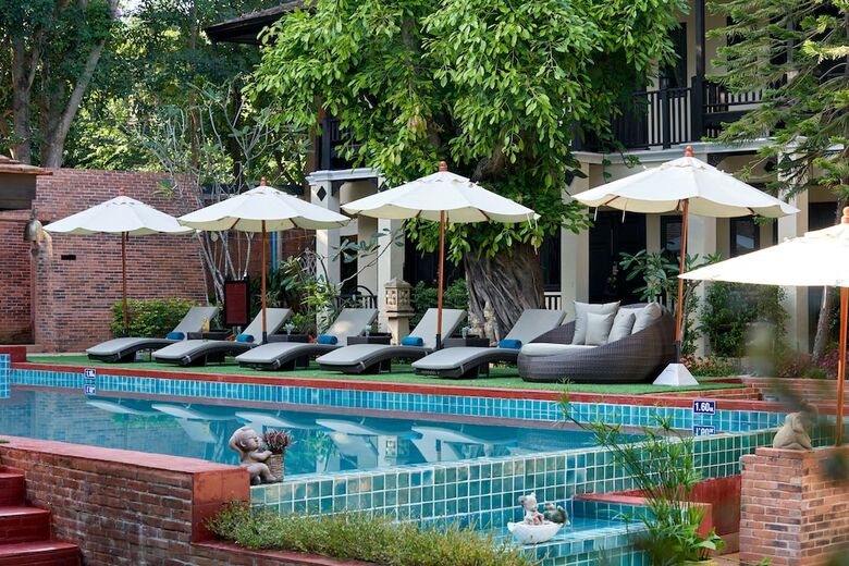 Floral Hotel Ayatana Chiang Mai