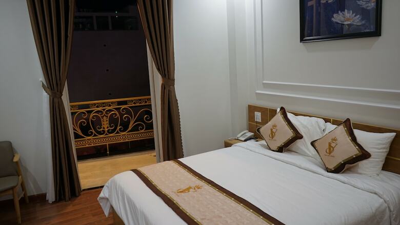 Hotel Khach San Sao Viet