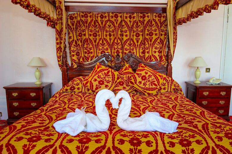 The Mansion Lions Hotel