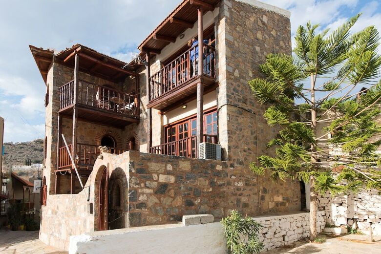 Homes Of Cretan Tradition