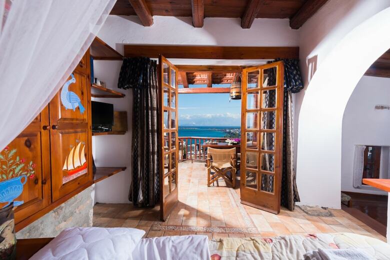 Homes Of Cretan Tradition