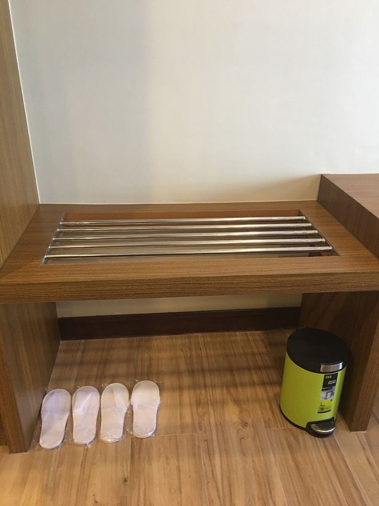 Hostal Robinland Residences - Hostel