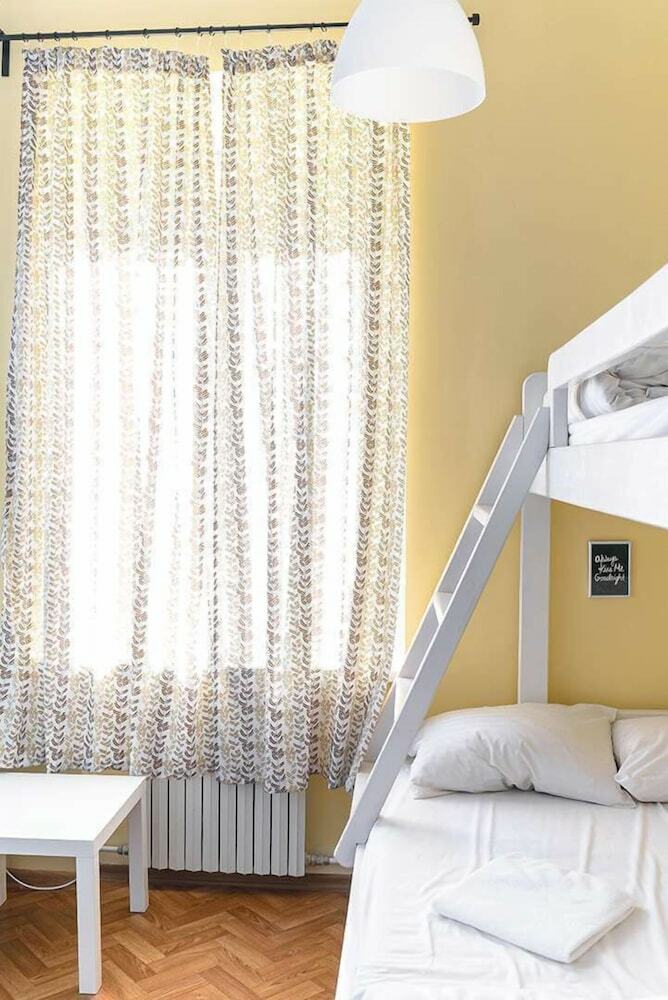 Hostal Krovat Na Deribasovskoy