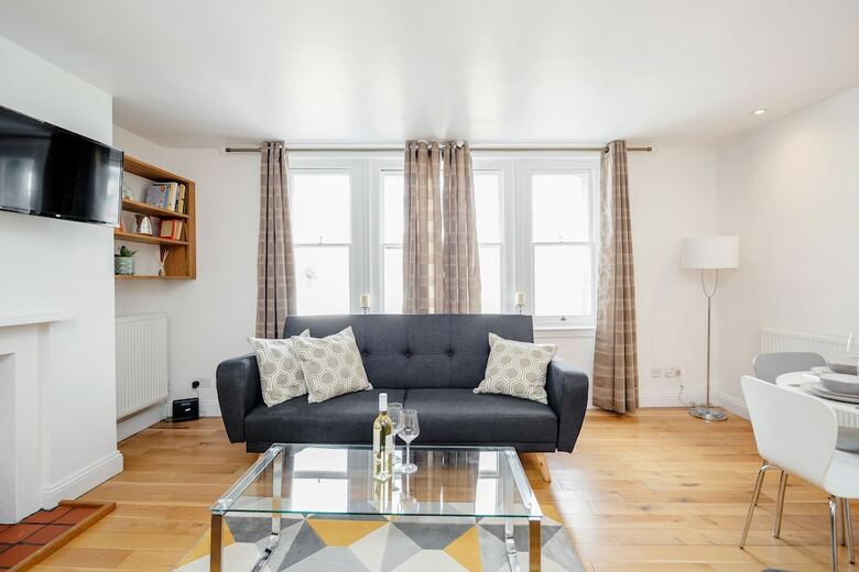Great Mayfair Apartment - Sleeps 6
