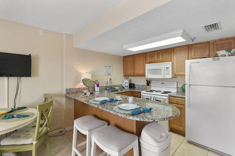 Tropical Suites At Sunglow Resort