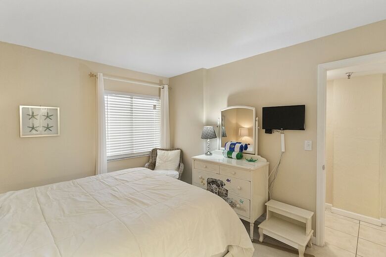 Tropical Suites At Sunglow Resort