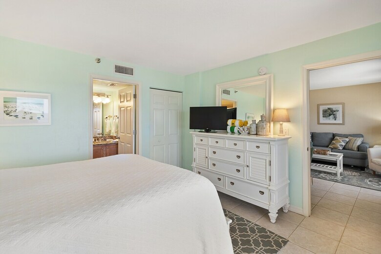 Tropical Suites At Sunglow Resort