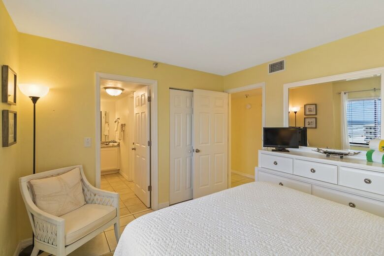 Tropical Suites At Sunglow Resort