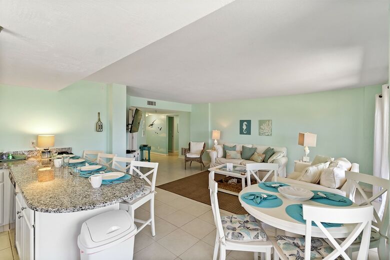 Tropical Suites At Sunglow Resort