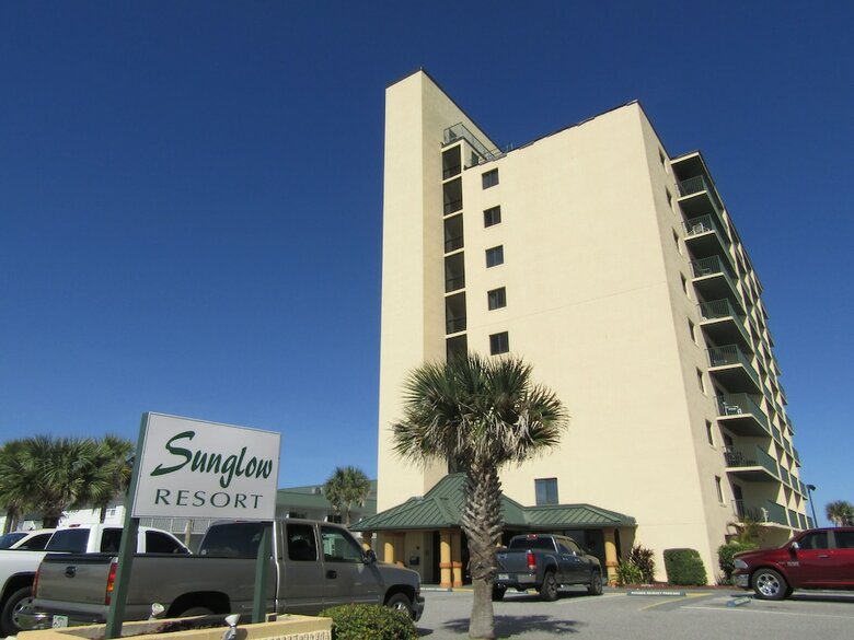 Tropical Suites At Sunglow Resort