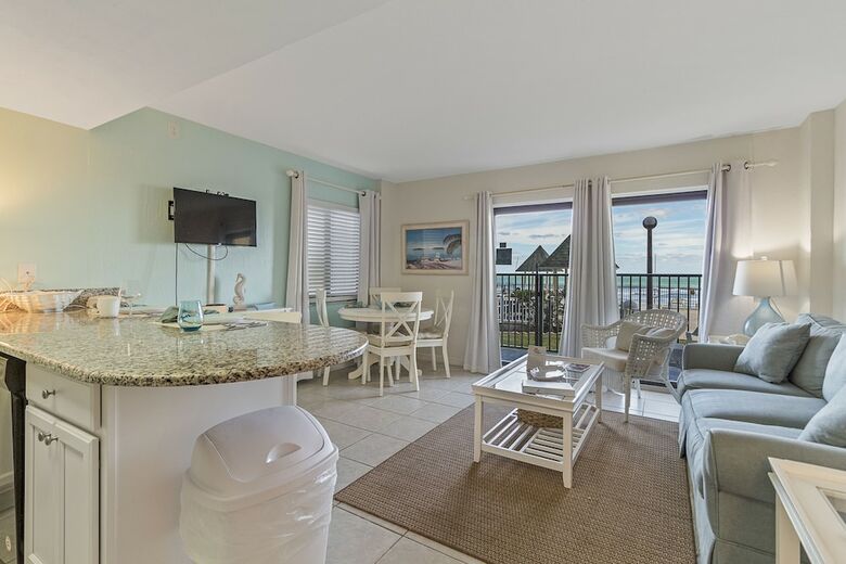 Tropical Suites At Sunglow Resort