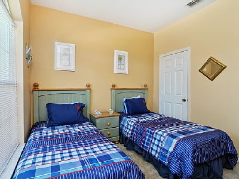 4br 3ba Home In Windsor Palms By Cv-8115