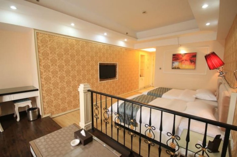Guangzhou Carnation Business Hotel