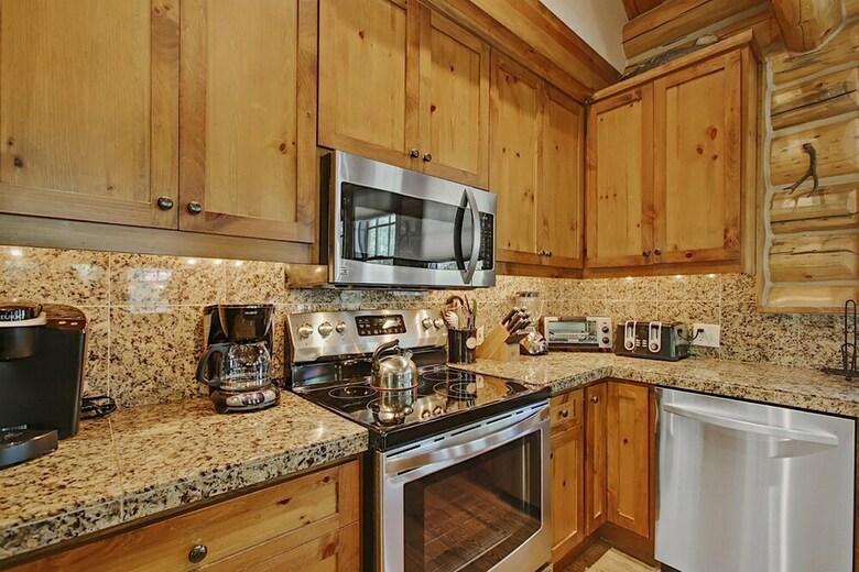 Abode At Moosehead Cabin