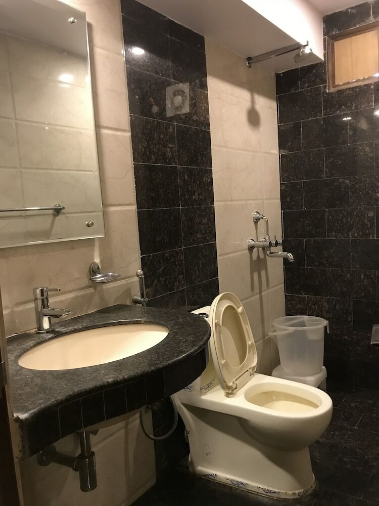 Hotel Avtar At New Delhi Railway Station