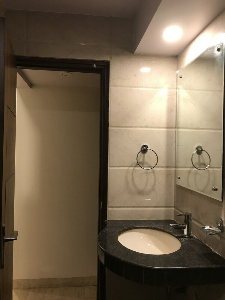 Hotel Avtar At New Delhi Railway Station
