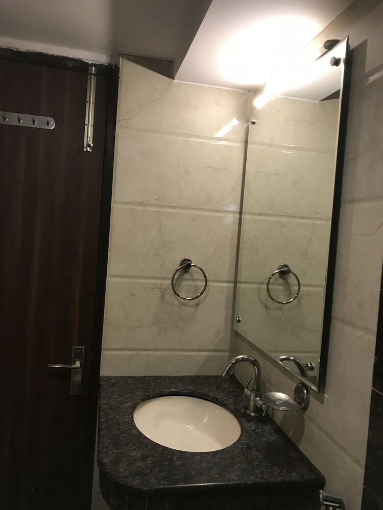 Hotel Avtar At New Delhi Railway Station